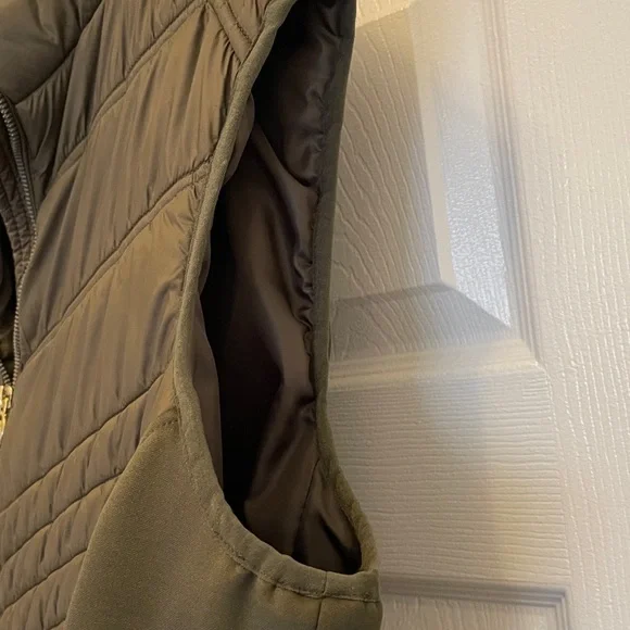 Michael Kors Women's Olive Green Quilted Vest - Picture 7 of 8